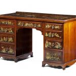 AN EDWARDIAN WALNUT AND CHINOISERIE DECORATED DRESSING TABLE, FIRST HALF 20TH CENTURY