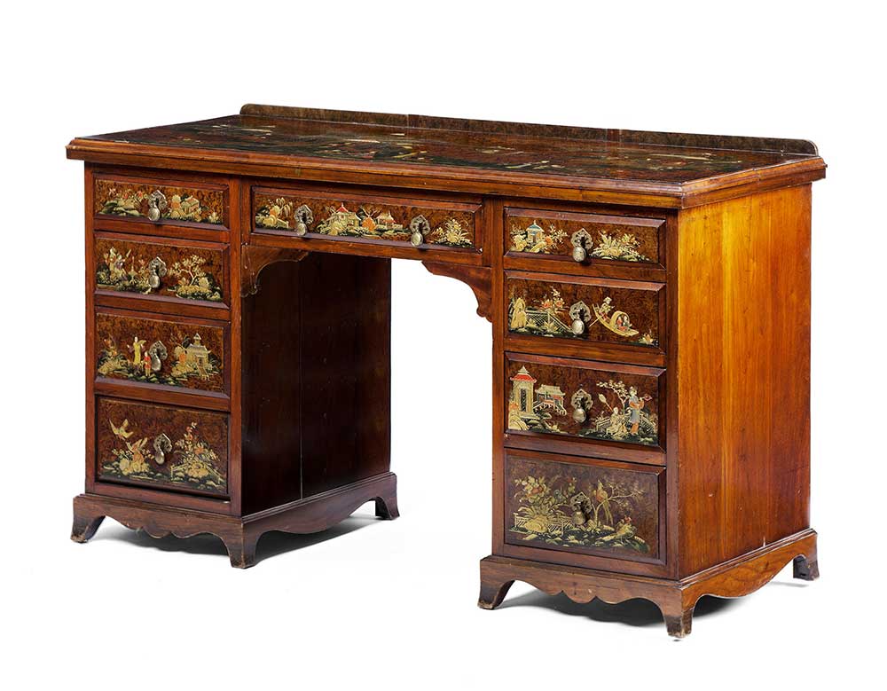 AN EDWARDIAN WALNUT AND CHINOISERIE DECORATED DRESSING TABLE, FIRST HALF 20TH CENTURY