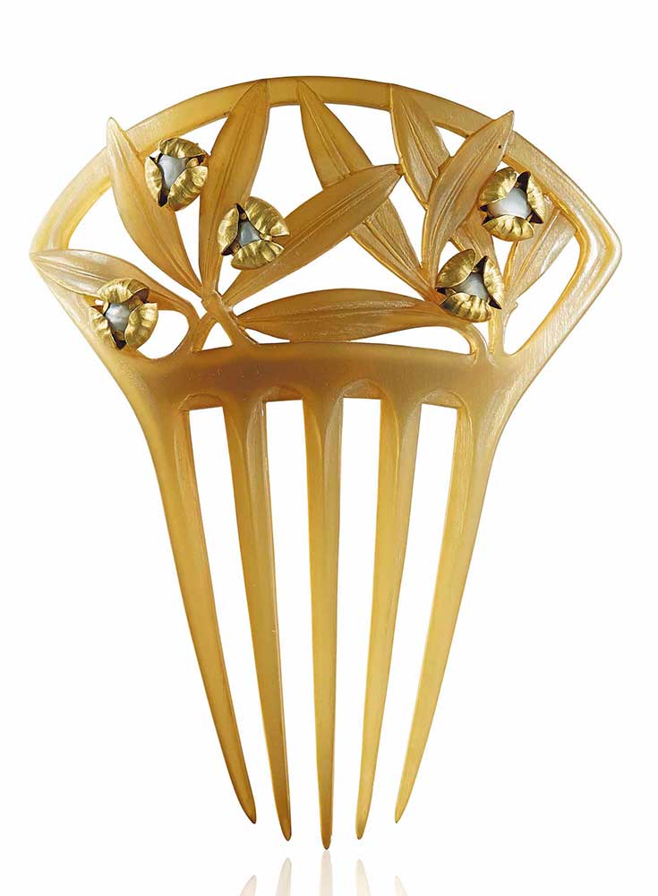 AN ART NOUVEAU OX HORN AND PEARL AND GOLD HAIR COMB, BY LUCIEN GAILLARD